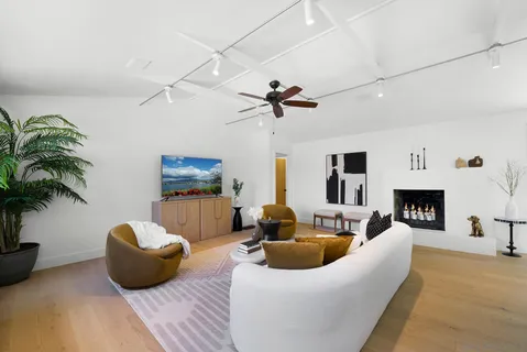 $3,650,000 | 308 Glenmont Drive, Solana Beach, CA 92075
