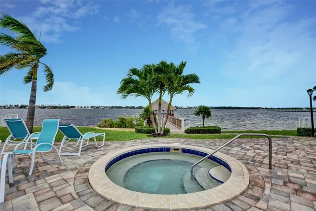 $699,999 | 38 South Lakeshore Drive, Hypoluxo, FL 33462