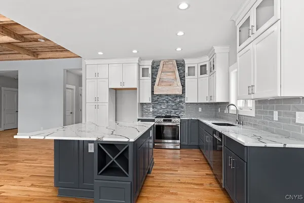 $682,300 | 3330-2 North Hayes Road, Lysander, NY 13027