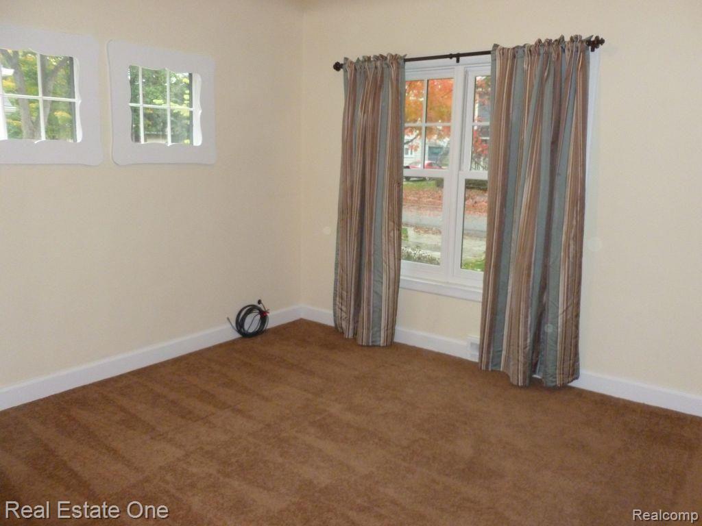323 Highland Avenue Rochester, MI 48307 - Photo 11 of 35 Dining Room