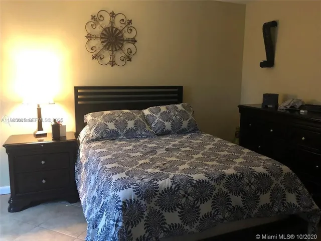 $2,400 | 9440 Southwest 8th Street, Unit 402, Boca Raton, FL 33428