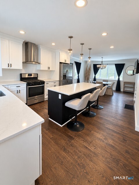 691 Stratford Road Stratford, CT 06615 - Photo 6 of 21 Gallery Image 6