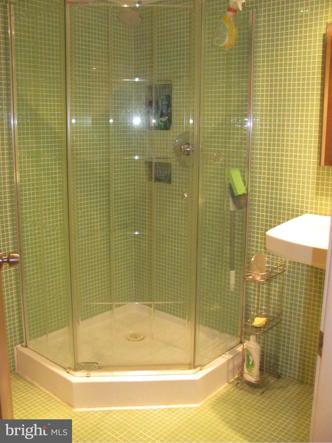 8306 Kendale Road Baltimore, MD 21234 - Photo 18 of 21 Bath