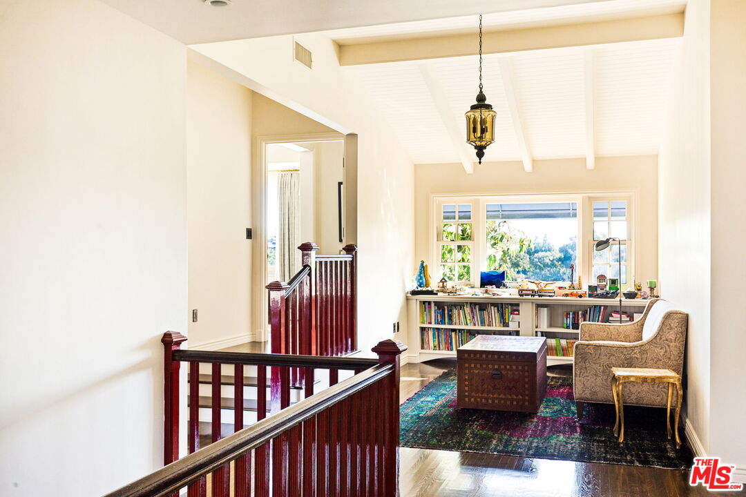 208 North Tigertail Road Los Angeles, CA 90049 - Photo 14 of 29 Gallery Image 14