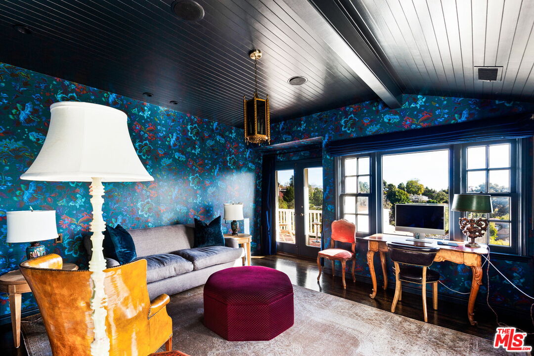 208 North Tigertail Road Los Angeles, CA 90049 - Photo 17 of 29 Gallery Image 17
