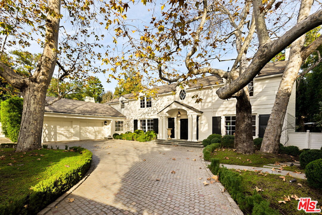 208 North Tigertail Road Los Angeles, CA 90049 - Photo 2 of 29 Gallery Image 2