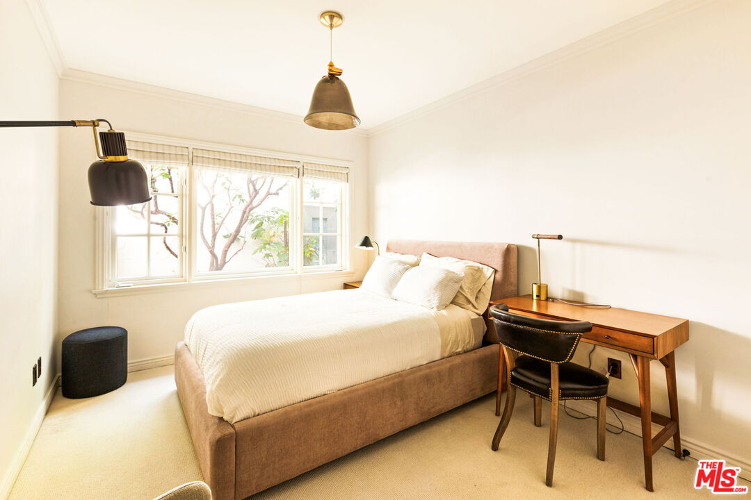 208 North Tigertail Road Los Angeles, CA 90049 - Photo 21 of 29 Gallery Image 21