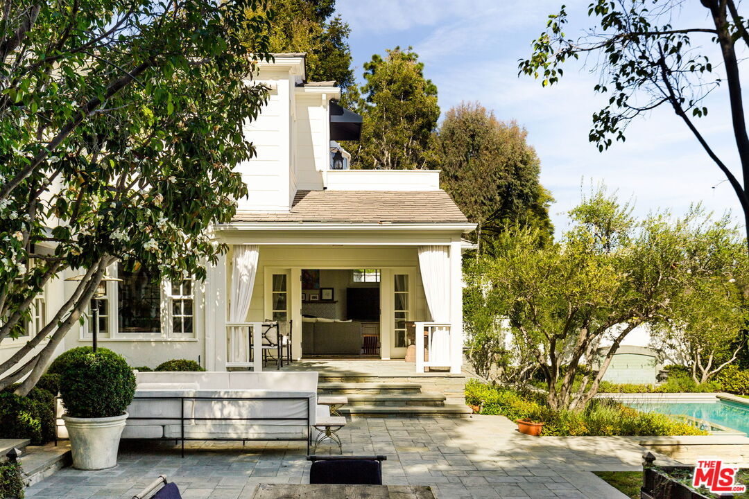 208 North Tigertail Road Los Angeles, CA 90049 - Photo 23 of 29 Gallery Image 23