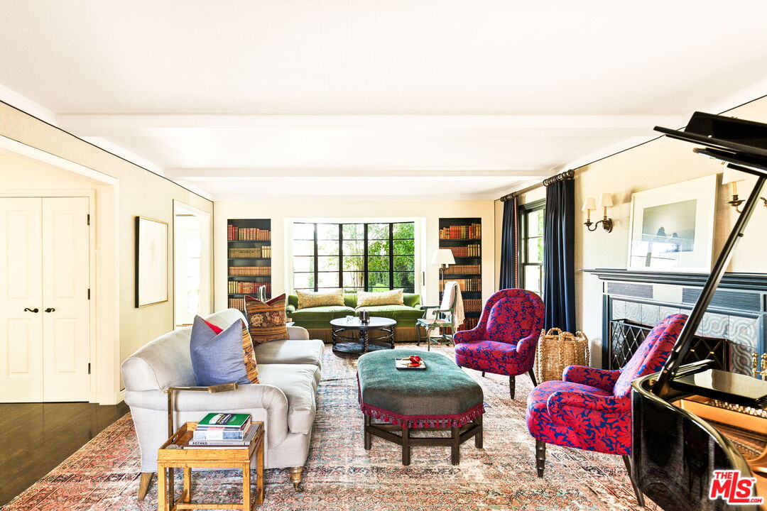 208 North Tigertail Road Los Angeles, CA 90049 - Photo 4 of 29 Gallery Image 4