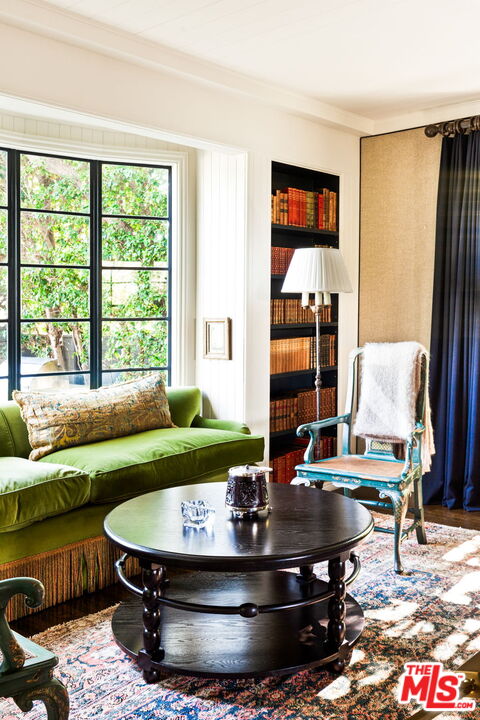 208 North Tigertail Road Los Angeles, CA 90049 - Photo 6 of 29 Gallery Image 6