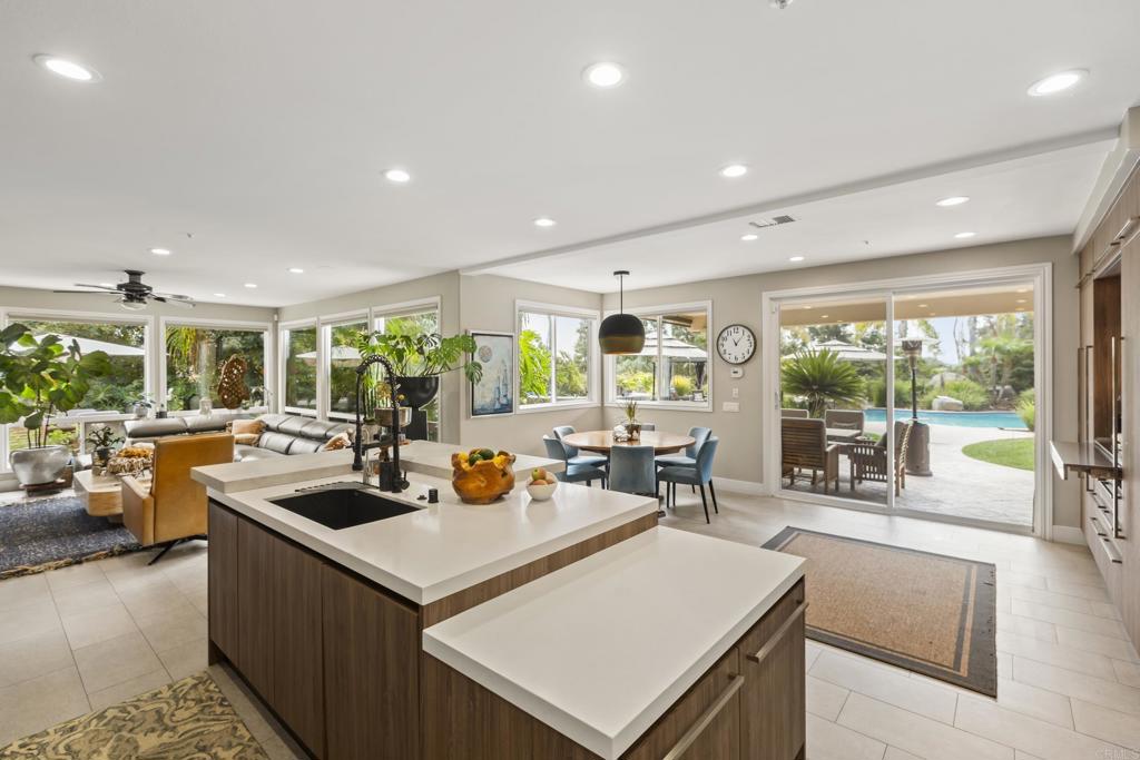 6805 Farms View Court Rancho Santa Fe, CA 92067 - Photo 13 of 38
