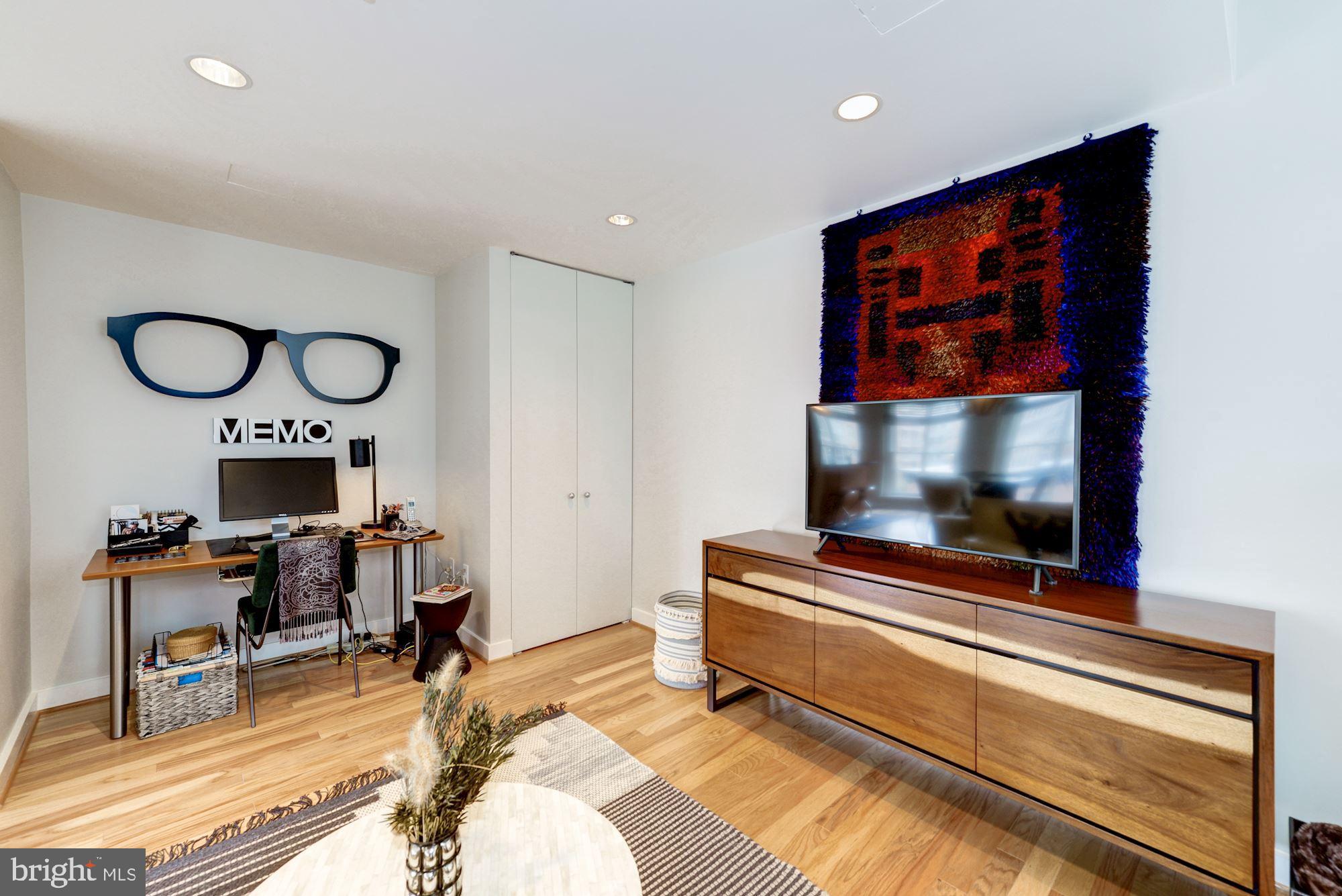 675 E Street Northwest, Unit 500 Washington, DC 20004 - Photo 6 of 14 Living Room