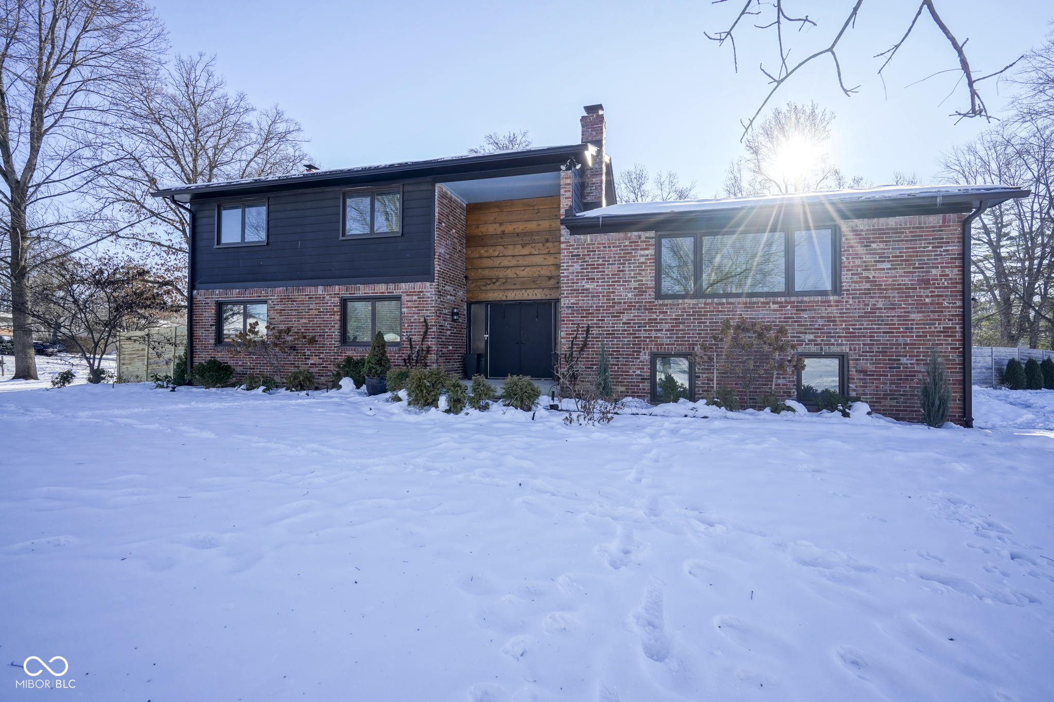6225 Hythe Road Indianapolis, IN 46220 - Photo 3 of 37 Gallery Image 3