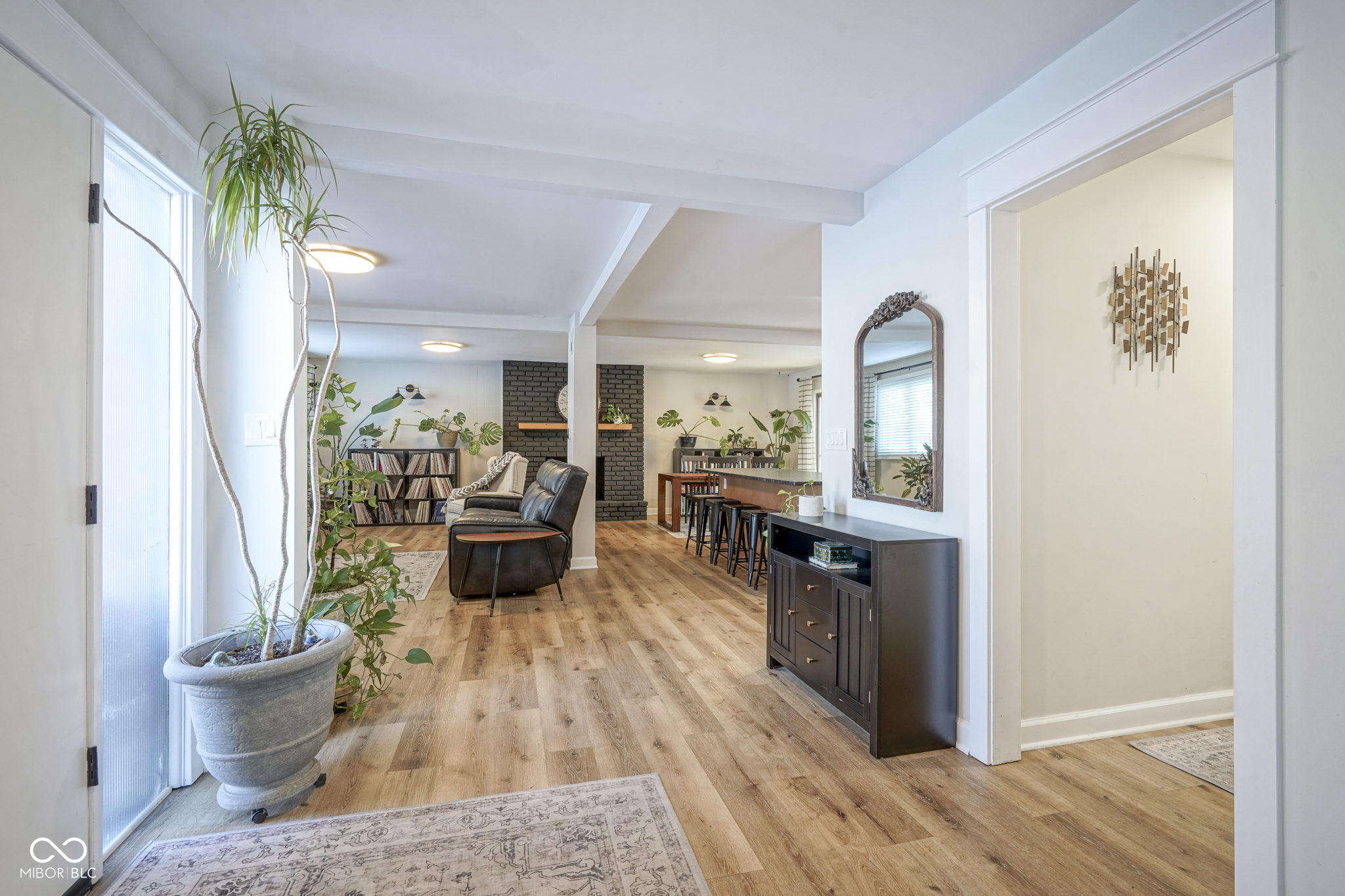 6225 Hythe Road Indianapolis, IN 46220 - Photo 4 of 37 Gallery Image 4