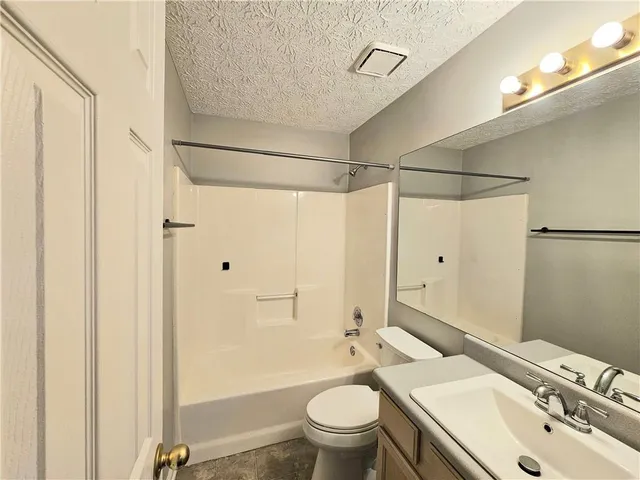 $1,950 | 2734 Highland Ridge Northwest, Kennesaw, GA 30152