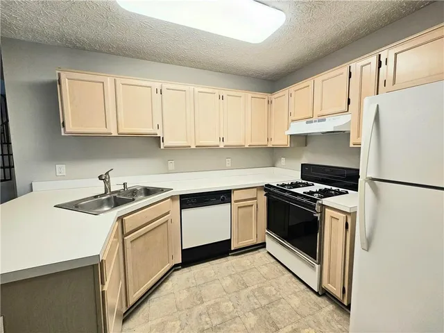 $1,950 | 2734 Highland Ridge Northwest, Kennesaw, GA 30152