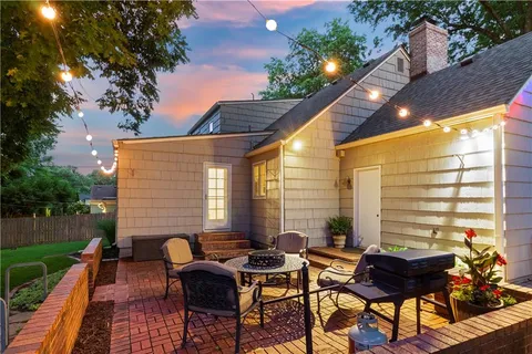 $539,000 | 1204 West 70th Terrace, Kansas City, MO 64113