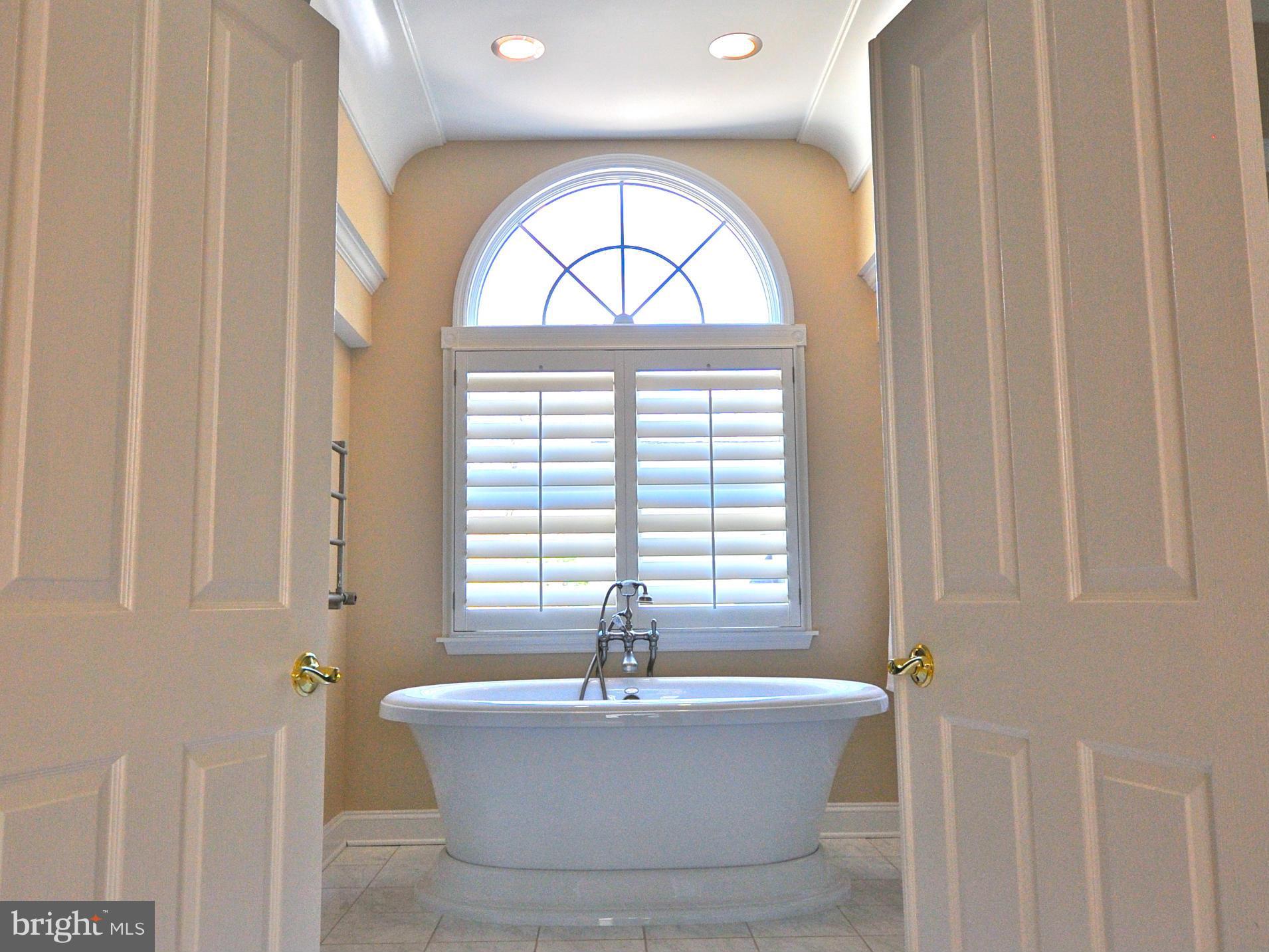 28 Shadow Point Court Edgewater, MD 21037 - Photo 17 of 30 Bath (Master)