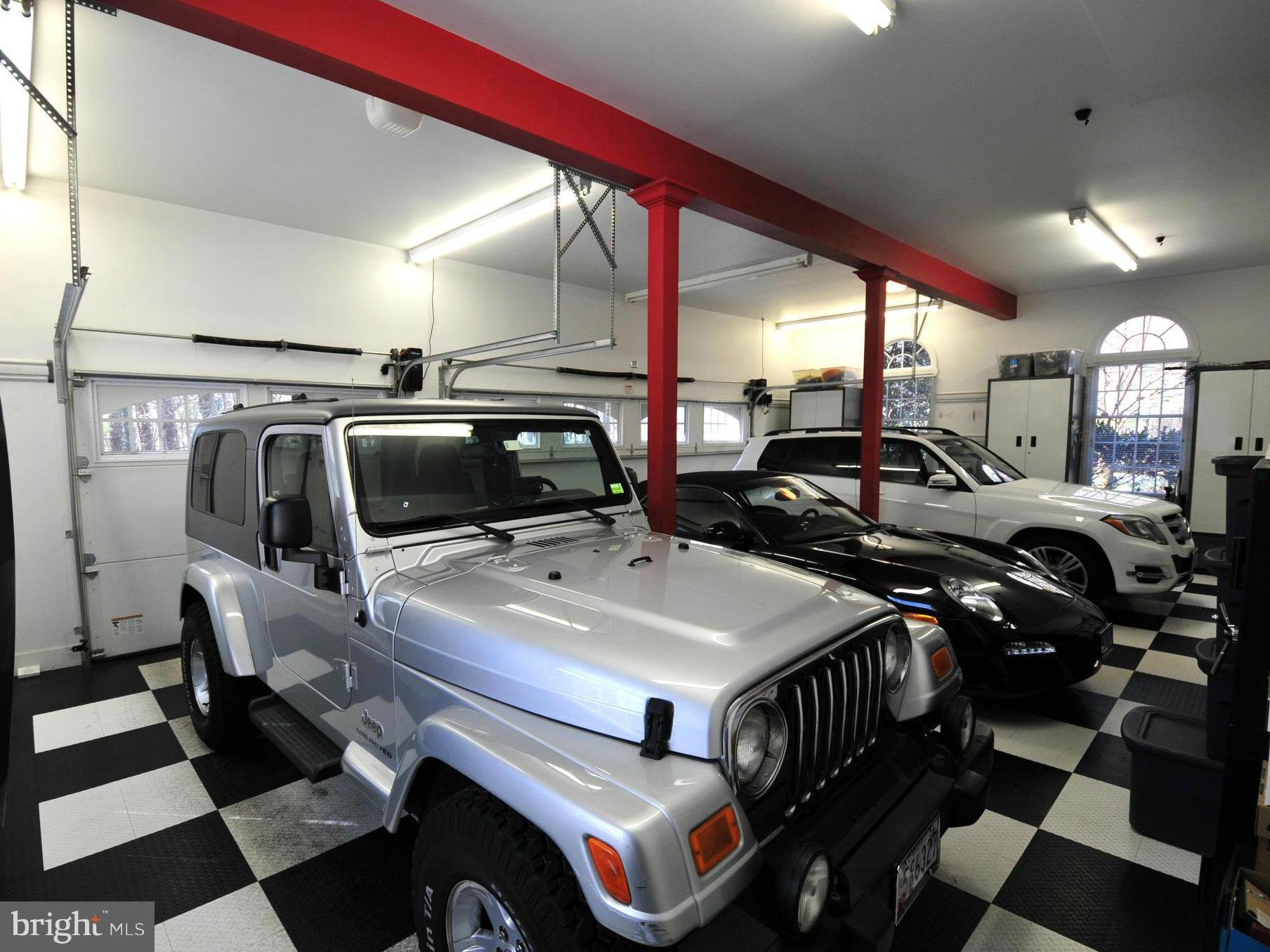 28 Shadow Point Court Edgewater, MD 21037 - Photo 28 of 30 attached 3-car garage w/ 11' ceiling