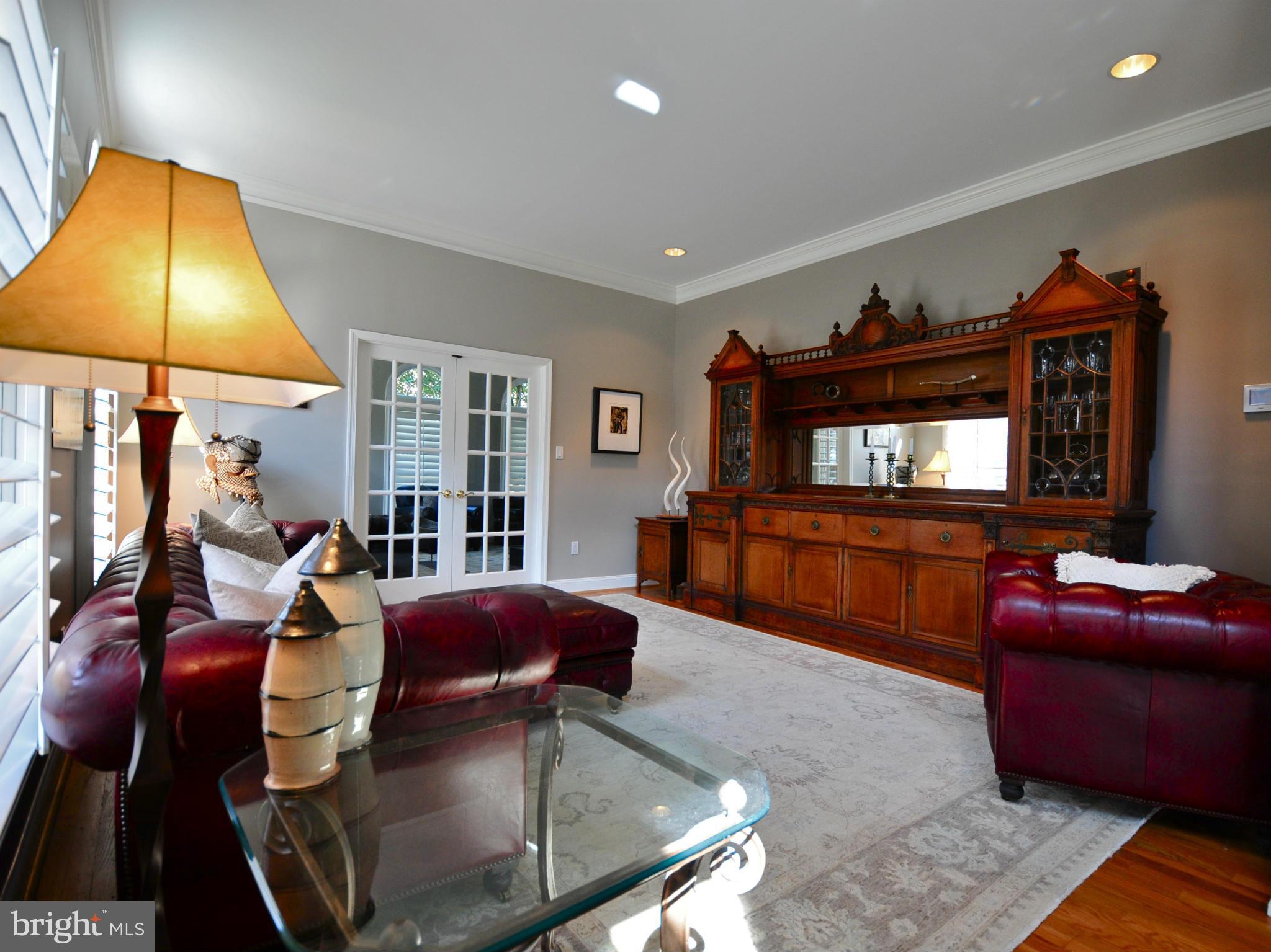 28 Shadow Point Court Edgewater, MD 21037 - Photo 8 of 30 Living Room