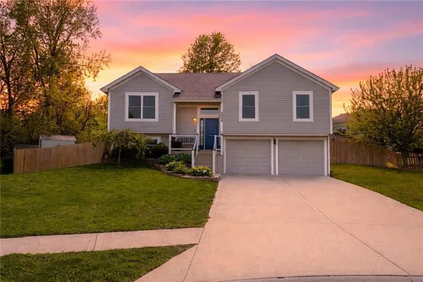 $350,000 | 1004 Sloan Circle, Kearney, MO 64060