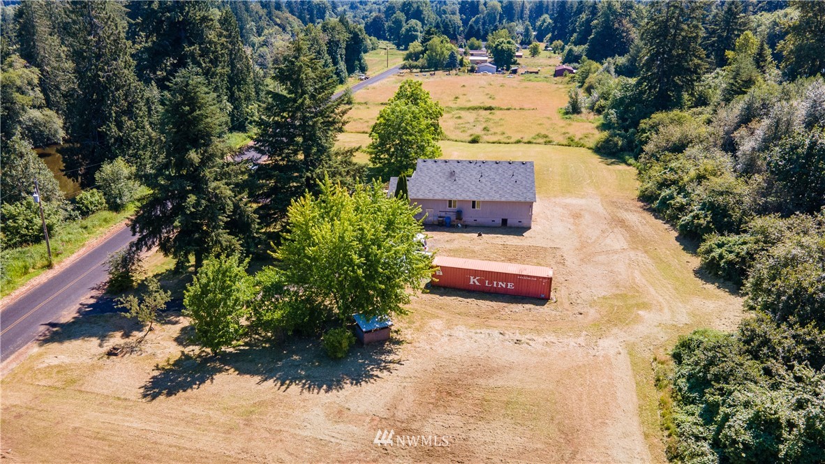 553 River Road Chehalis, WA 98532 - Photo 21 of 22 a view of a yard with an outdoor space