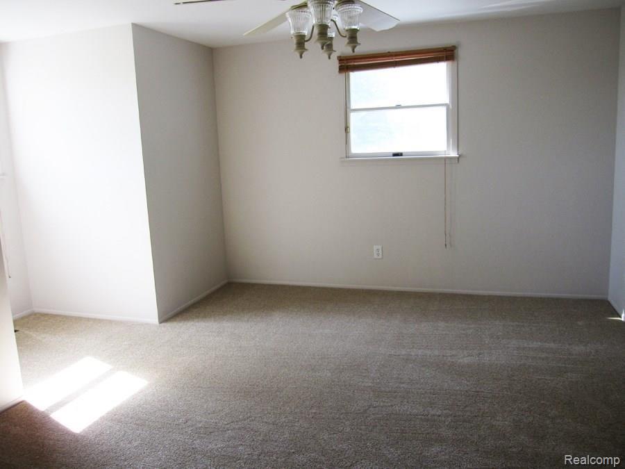 9296 Gale Road Goodrich, MI 48438 - Photo 6 of 31 Master Bedroom.jpg