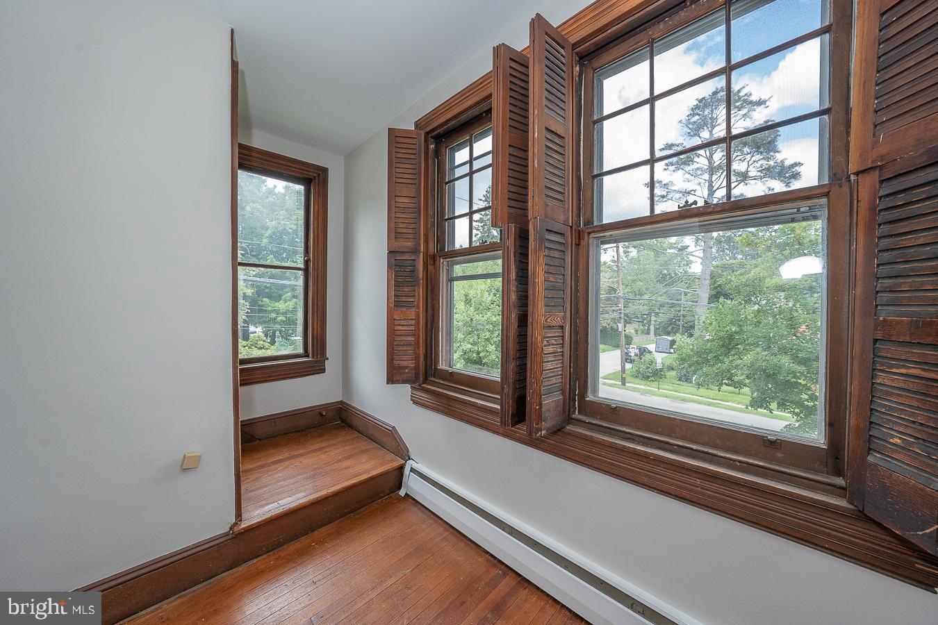 316 North Wayne Avenue Wayne, PA 19087 - Photo 18 of 31 Landing to Staircase to 3rd Fl