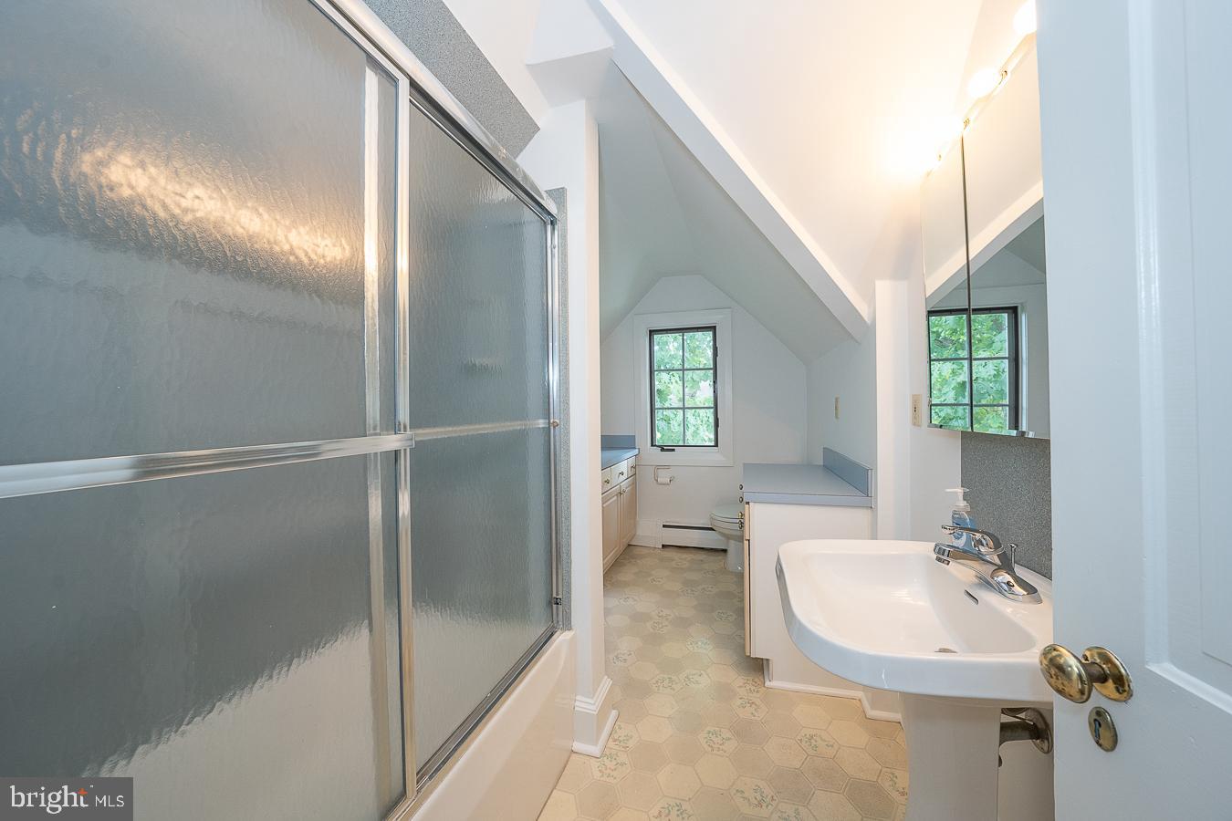 316 North Wayne Avenue Wayne, PA 19087 - Photo 21 of 31 Full Bath on 3rd Fl with tub/shower