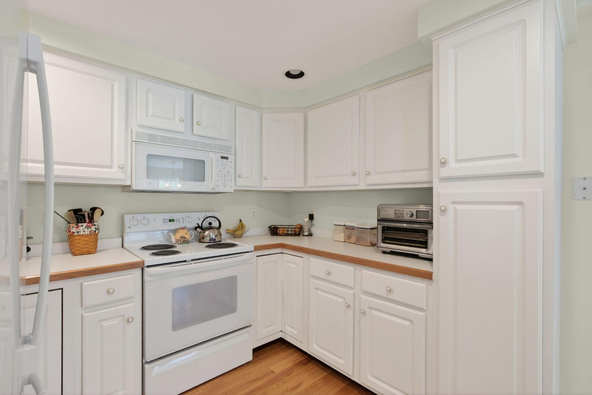 22 Greenwich Way, Unit 40 Kennebunk, ME 04043 - Photo 11 of 26 22 Greenwich