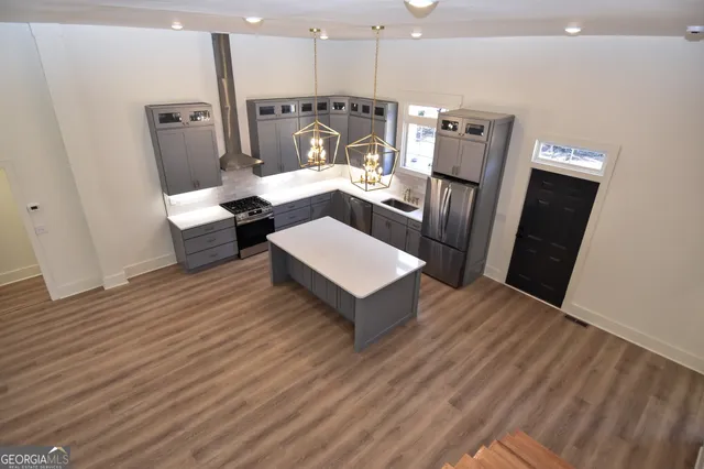 $575,000 | 63 Alabama Road, The Rock, GA 30285