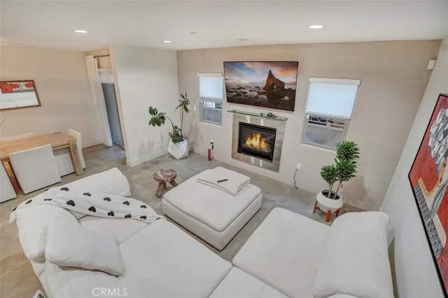 $1,225,000 | 11023 Fruitland Drive, Unit 104, Studio City, CA 91604