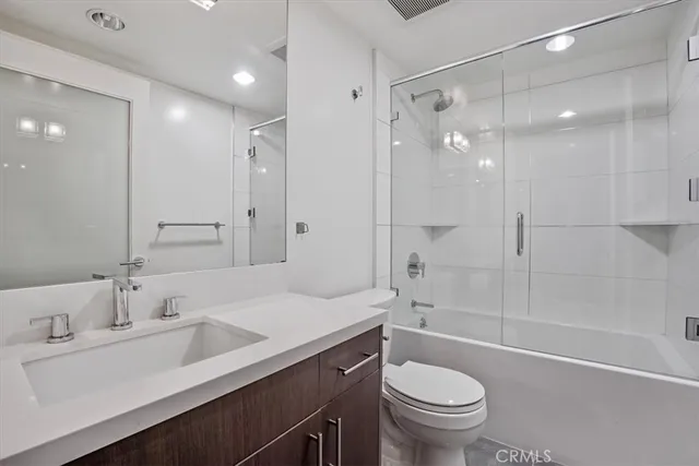 $1,225,000 | 11023 Fruitland Drive, Unit 104, Studio City, CA 91604