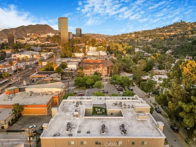 $1,225,000 | 11023 Fruitland Drive, Unit 104, Studio City, CA 91604