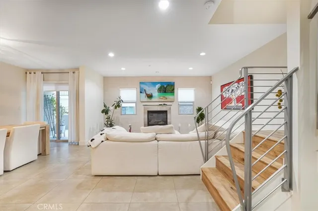 $1,225,000 | 11023 Fruitland Drive, Unit 104, Studio City, CA 91604