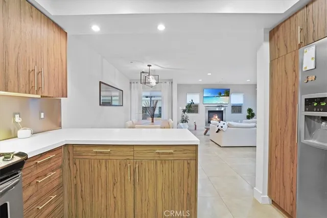 $1,225,000 | 11023 Fruitland Drive, Unit 104, Studio City, CA 91604