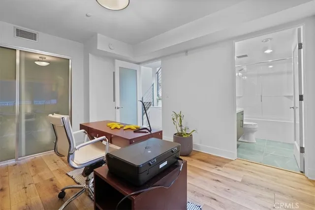 $1,225,000 | 11023 Fruitland Drive, Unit 104, Studio City, CA 91604