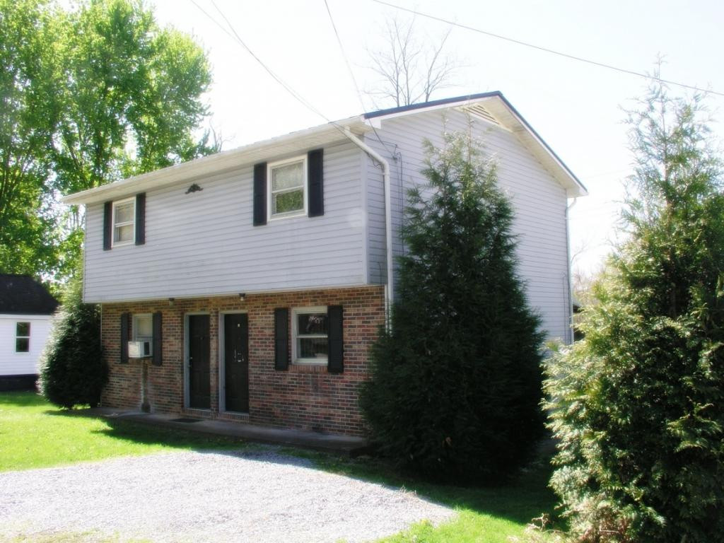135 Pleasant Beach Road, Unit 2 Elizabethton, TN 37643 - Photo 2 of 15 Photo 2
