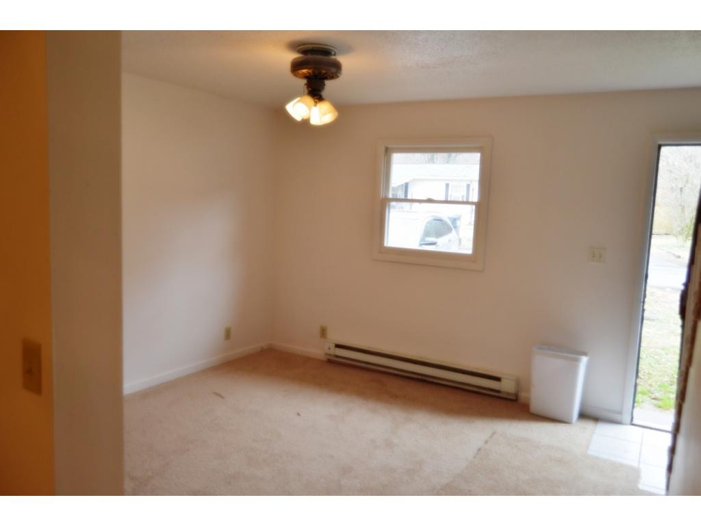 135 Pleasant Beach Road, Unit 2 Elizabethton, TN 37643 - Photo 6 of 15 Photo 6