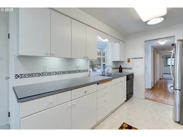 $429,000 | 12639 Northeast Wasco Street, Portland, OR 97230