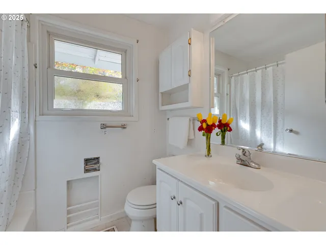 $429,000 | 12639 Northeast Wasco Street, Portland, OR 97230