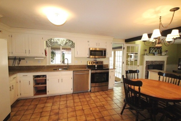 61 Hoyts Wharf Road Groton, MA 01450 - Photo 3 of 30 Gallery Image 3
