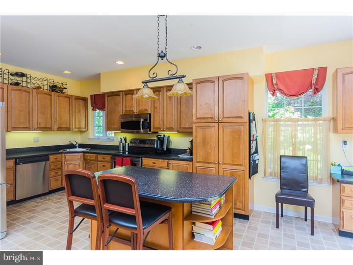 621 Ellis Road Havertown, PA 19083 - Photo 2 of 25 Kitchen
