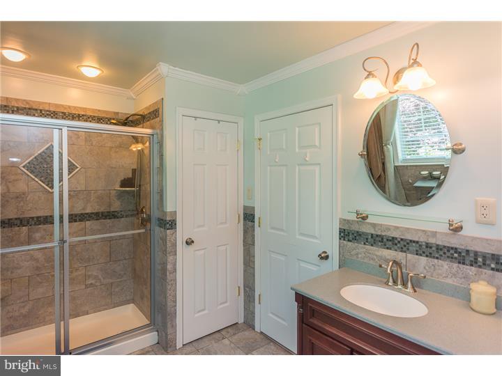621 Ellis Road Havertown, PA 19083 - Photo 14 of 25 Master Bathroom
