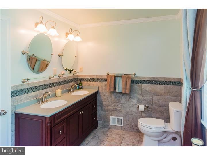621 Ellis Road Havertown, PA 19083 - Photo 15 of 25 Master Bathroom