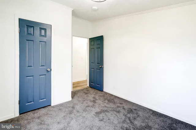 a view of a window in a room