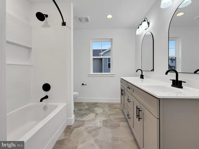 $899,000 | 5 Fortuna Drive, Lansdale, PA 19446