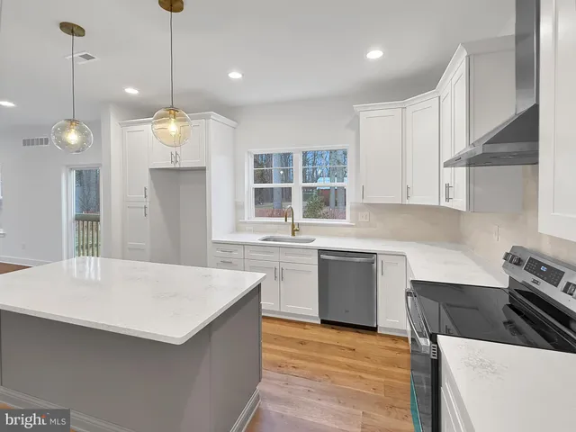 $899,000 | 5 Fortuna Drive, Lansdale, PA 19446