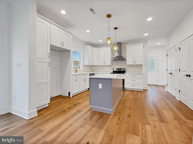 $899,000 | 5 Fortuna Drive, Lansdale, PA 19446