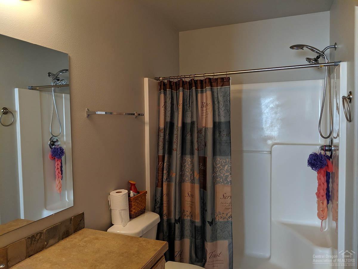 20121 Hawes Lane Bend, OR 97702 - Photo 10 of 15 Additional Photo